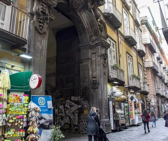 Palazzo Carafa Della Spina   Charme