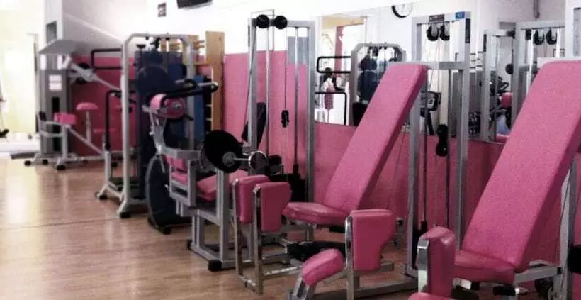 تختخواب و صبحانه Fws Forum Wellness Station