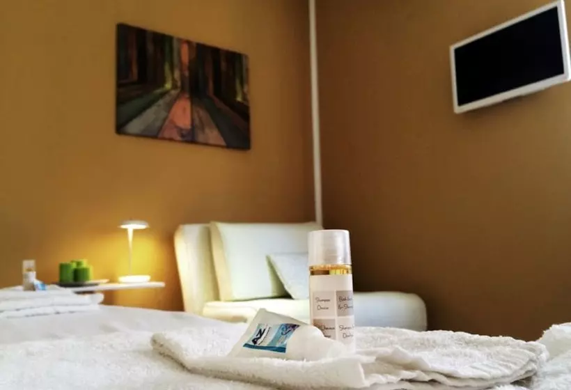 تختخواب و صبحانه Fws Forum Wellness Station