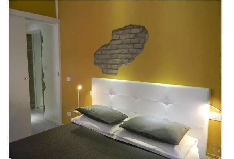 تختخواب و صبحانه Fws Forum Wellness Station