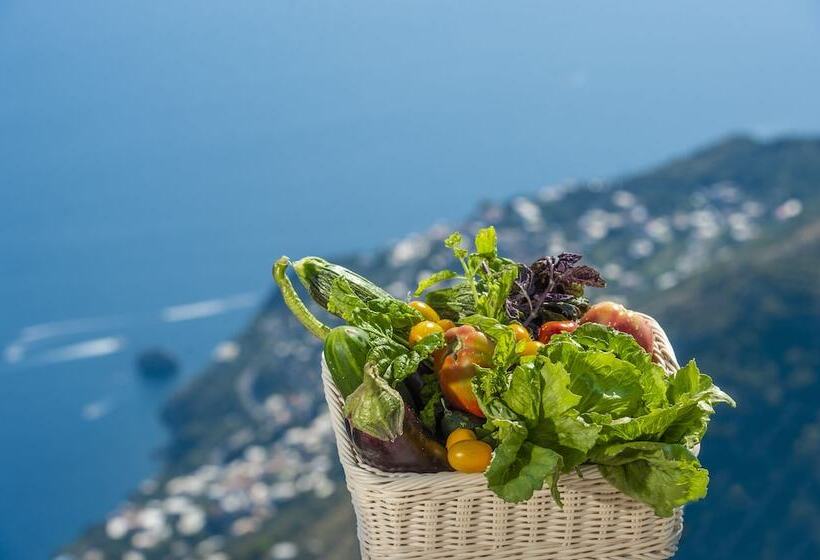 تختخواب و صبحانه Villa Paradise Resort