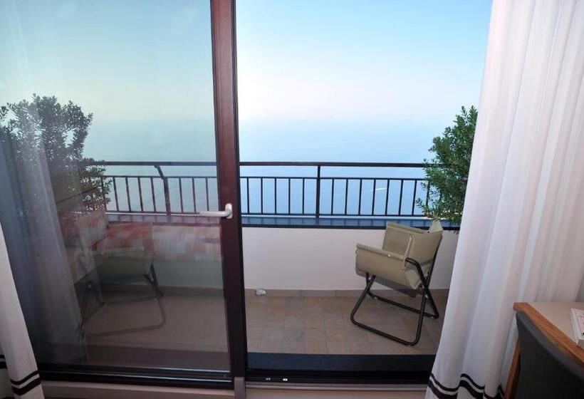 تختخواب و صبحانه Villa Paradise Resort