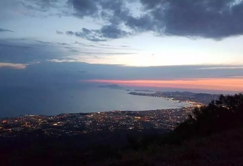 Aamiaismajoitus (B&B) Insula House