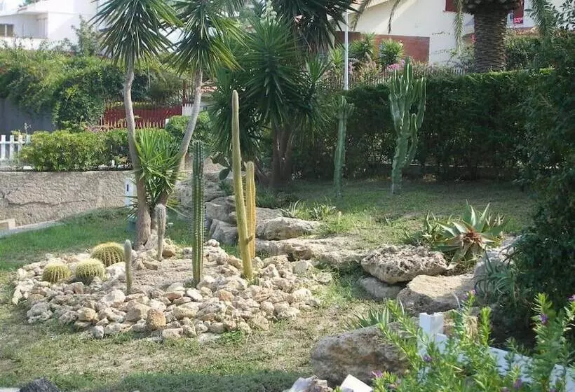 تختخواب و صبحانه Isabel