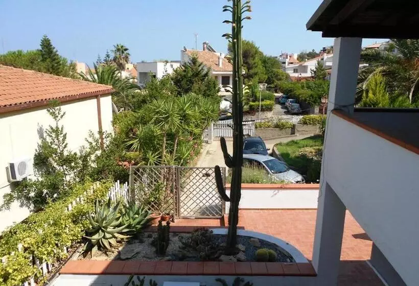 تختخواب و صبحانه Isabel