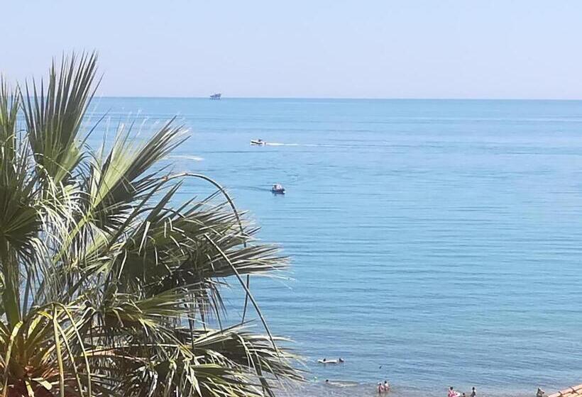 تختخواب و صبحانه Isabel