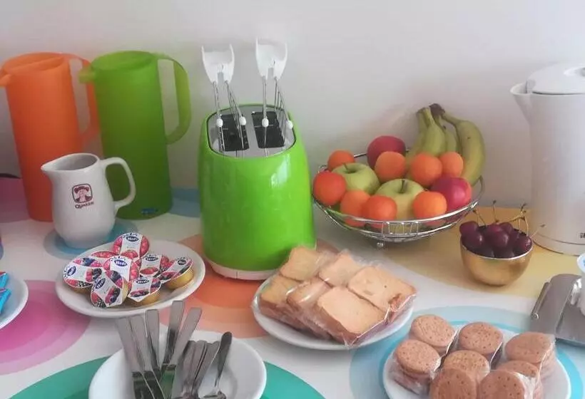 تختخواب و صبحانه Isabel