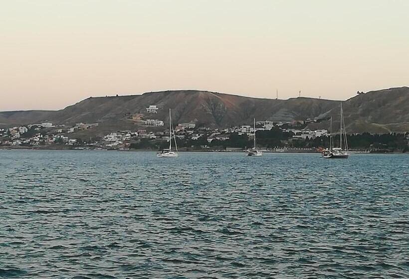 تختخواب و صبحانه Isabel