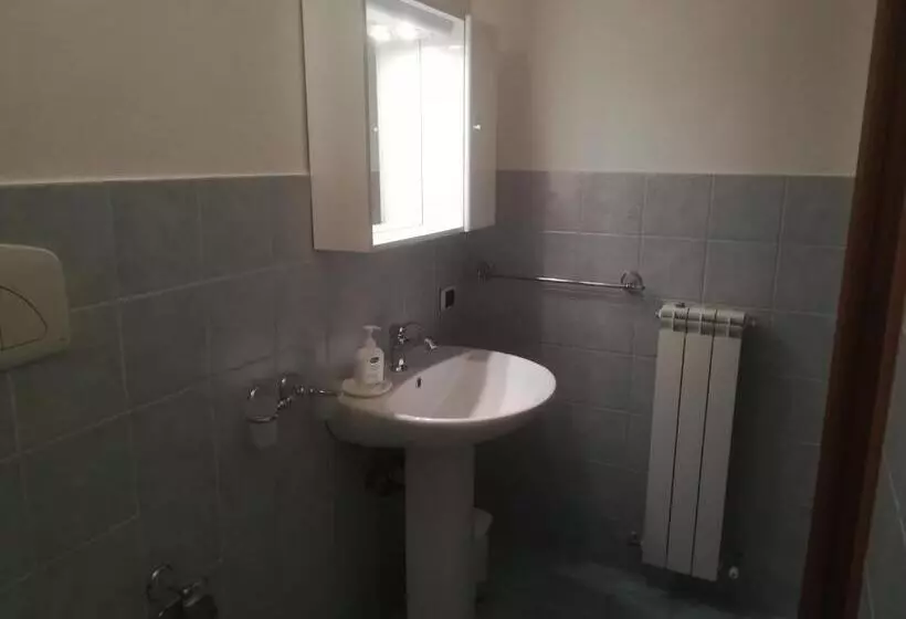 تختخواب و صبحانه Isabel