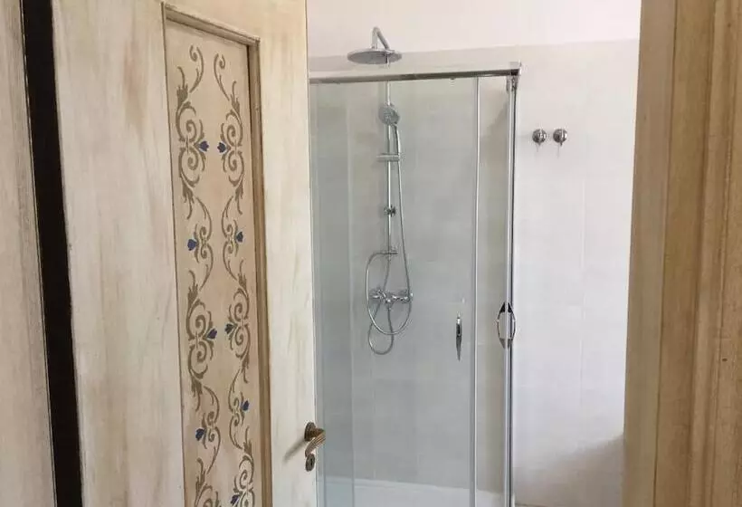 Aamiaismajoitus (B&B) Villa Alemi