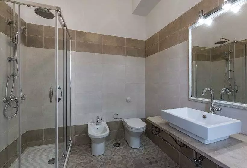 Aamiaismajoitus (B&B) Villa Alemi