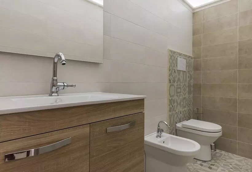 Aamiaismajoitus (B&B) Villa Alemi