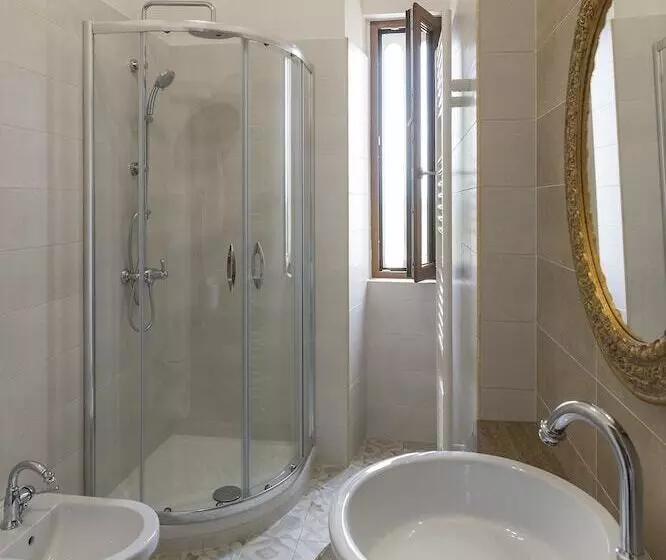 Aamiaismajoitus (B&B) Villa Alemi