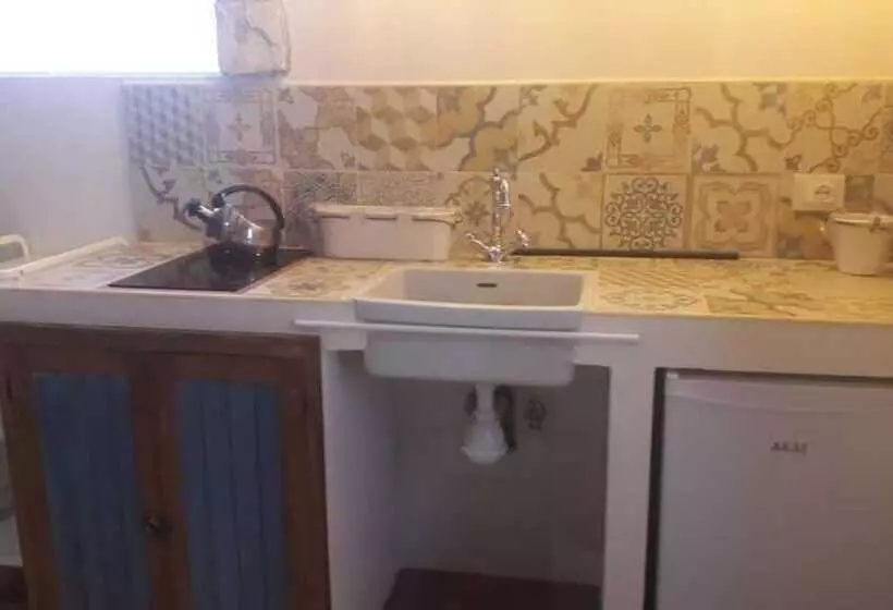 Aamiaismajoitus (B&B) Villa Alemi