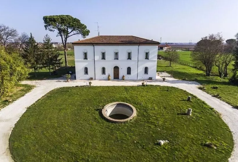 تختخواب و صبحانه Villa Archi