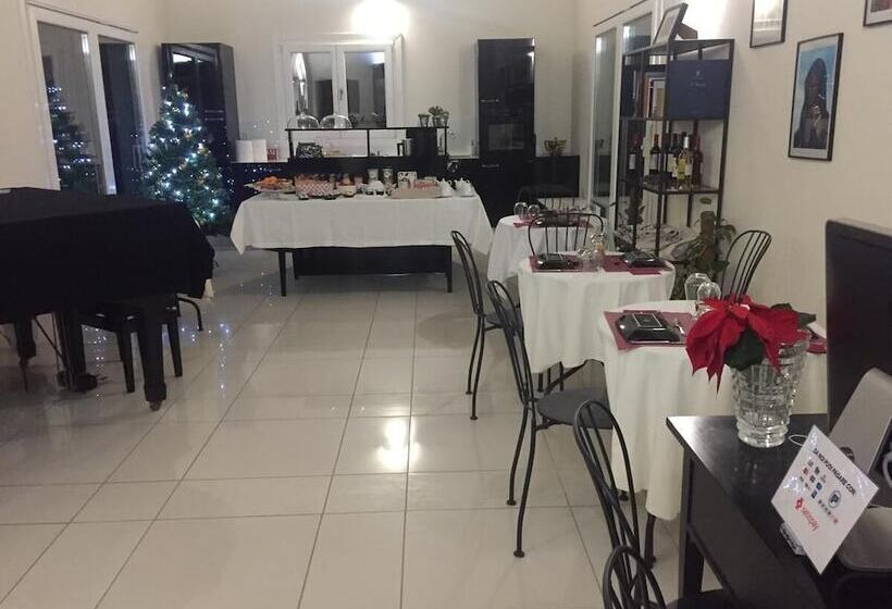 مبيت وإفطار Villa Archi