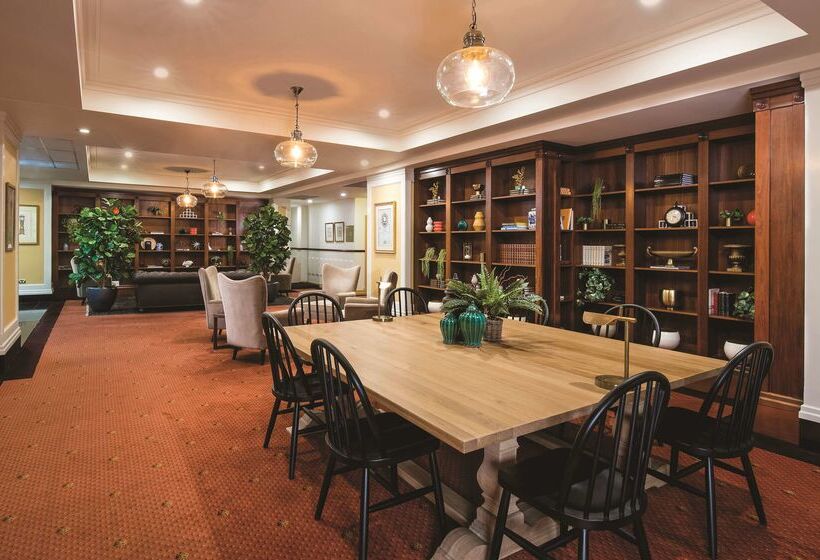 Adina Apartment Hotel Brisbane Anzac Square