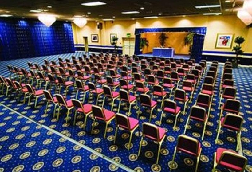 هتل Carrington House