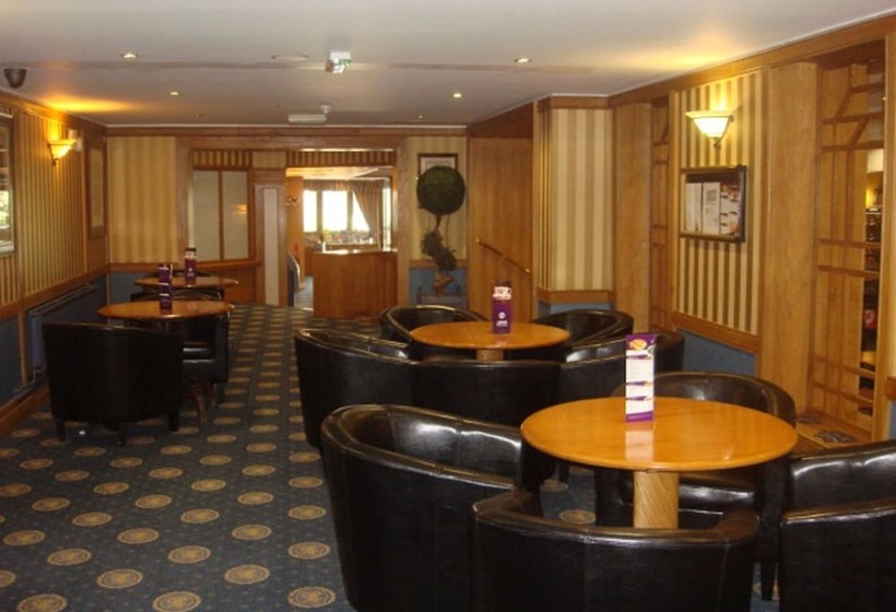 هتل Carrington House