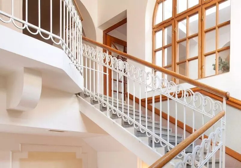 ホテル Concertino Zlata Husa