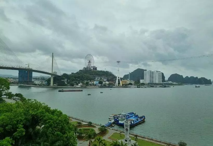 ホテル Halong Plaza