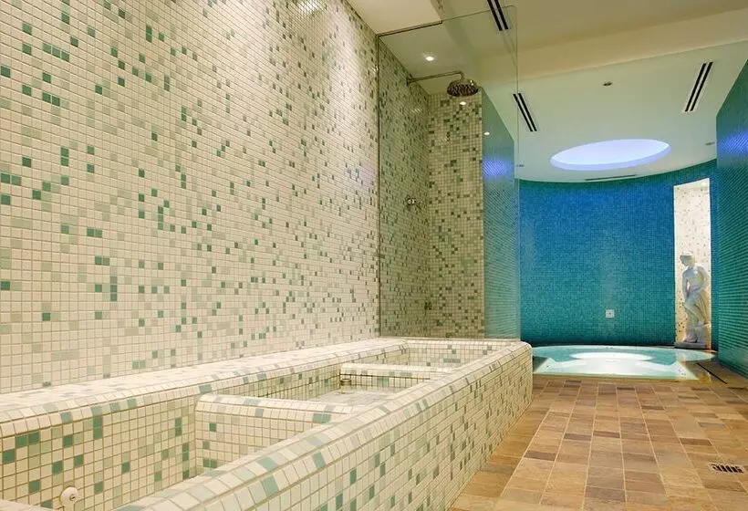 Отель La Terrazza Restaurant & Spa