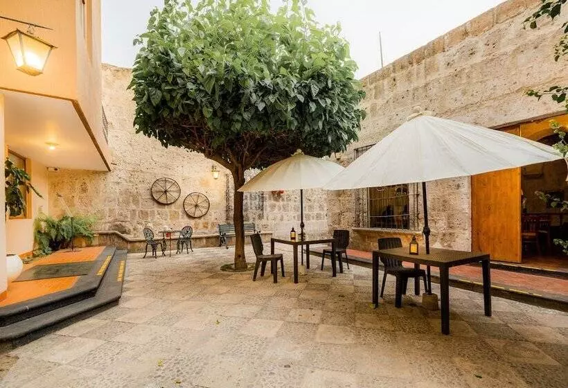 酒店 Los Tambos Colonial