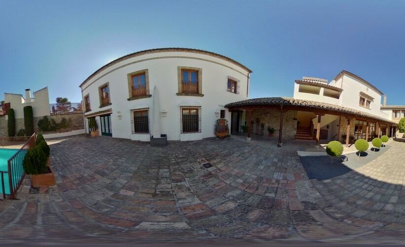 Отель Puerta De La Luna