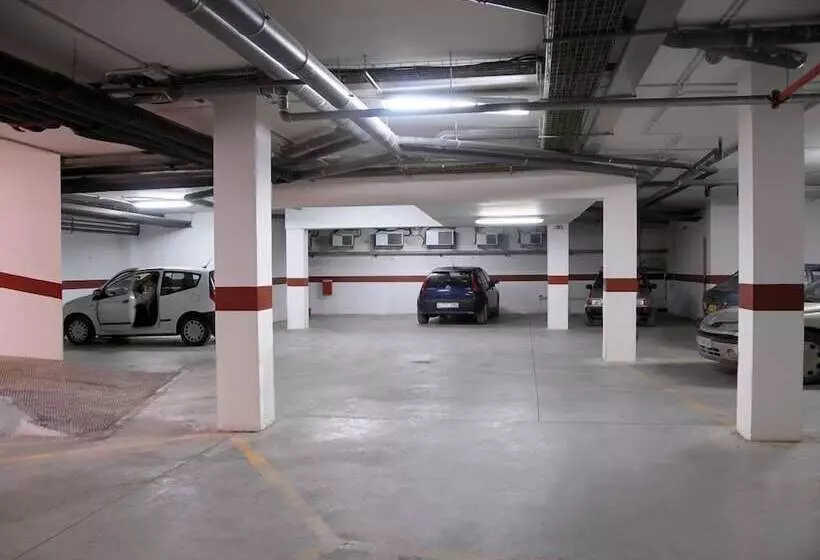 Hotel Puerta De La Luna