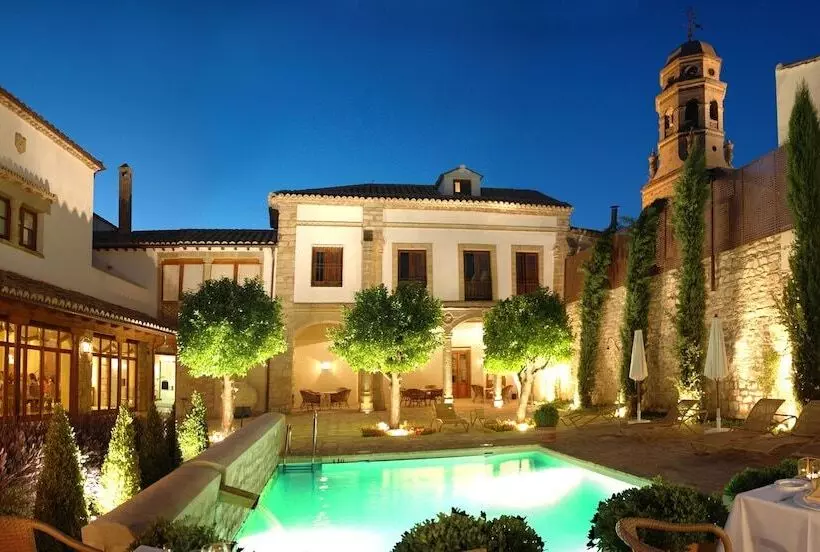 Hotel Puerta De La Luna