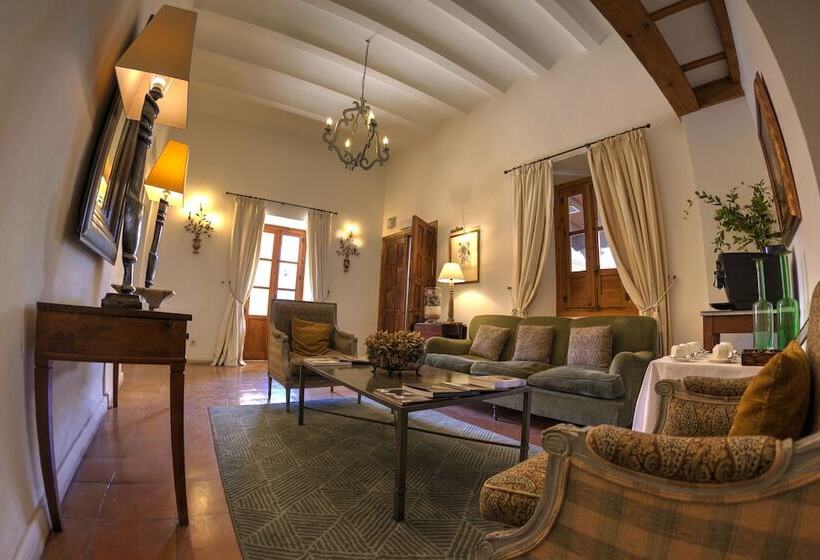 Отель Puerta De La Luna