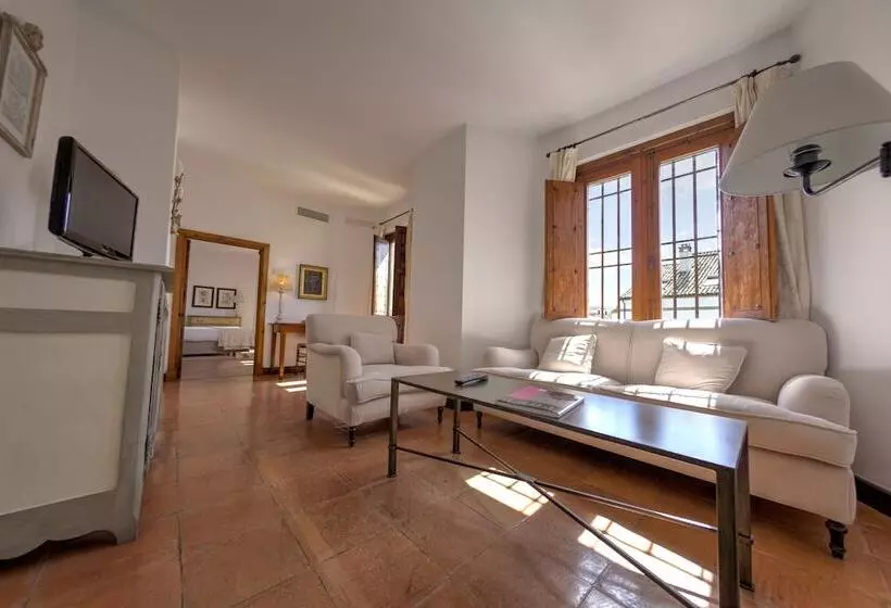 Hotel Puerta De La Luna