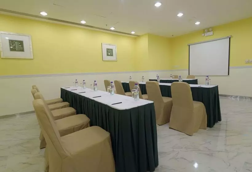 هتل Ramada Hong Kong Grand View