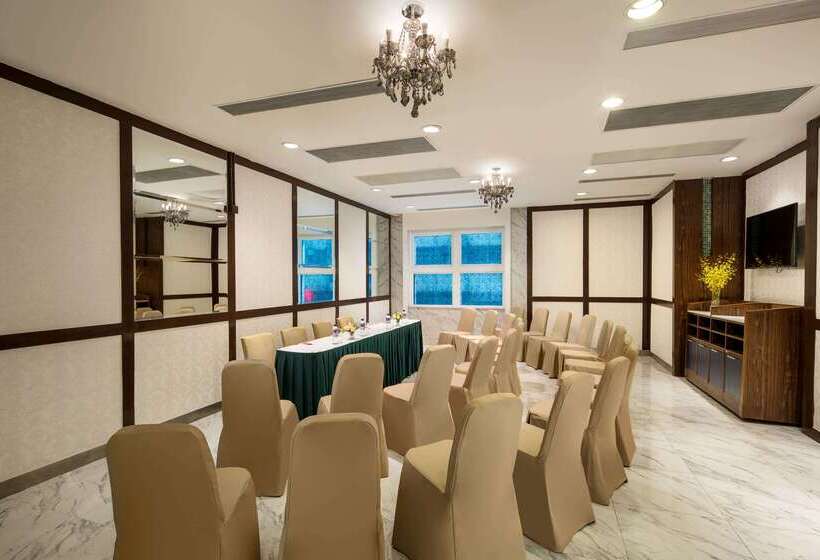 هتل Ramada Hong Kong Grand View