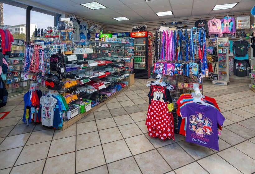 Motel 6 Anaheim, Ca   Maingate