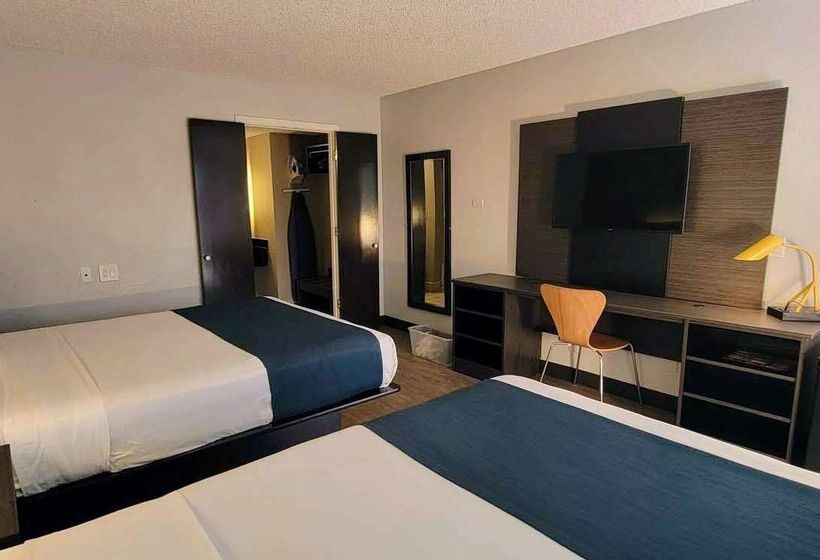 Motel 6 Anaheim, Ca   Maingate