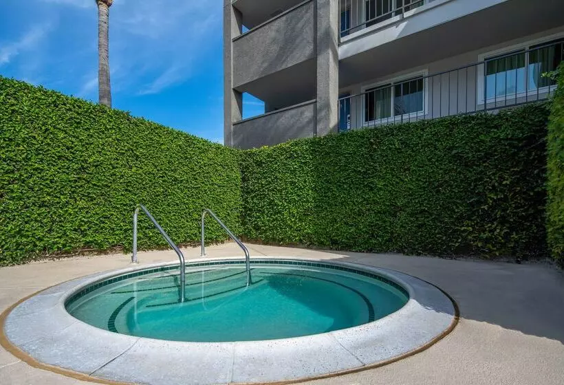 Motel 6 Anaheim, Ca   Maingate