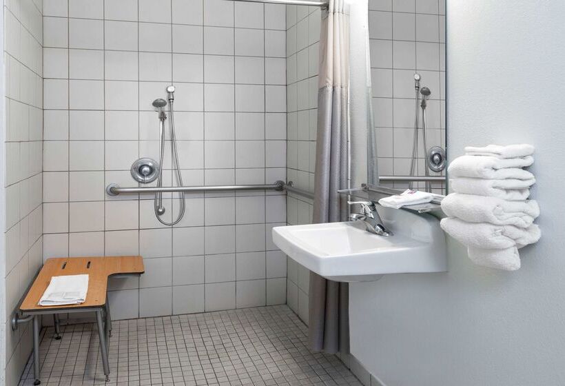 Motel 6 Anaheim, Ca   Maingate