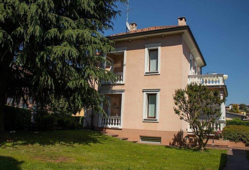 צימר Villa Le Rondini