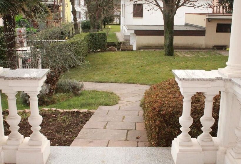 צימר Villa Le Rondini