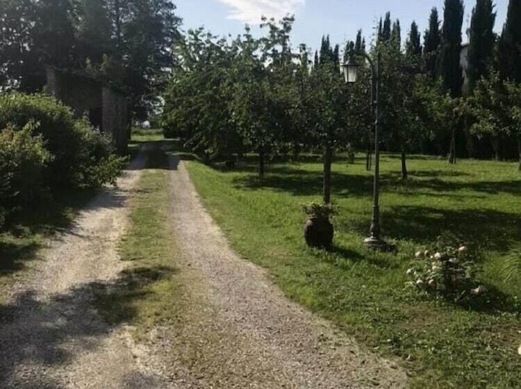 هتل Agriturismo Il Trebbio