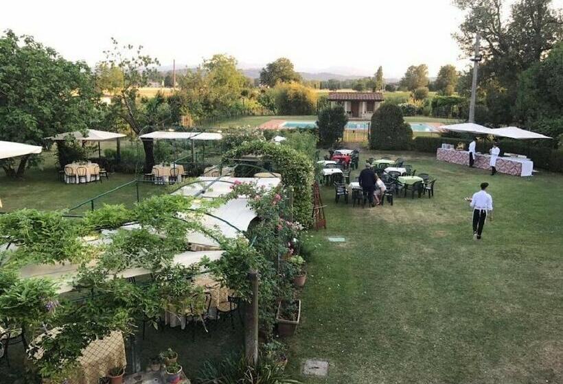 هتل Agriturismo Il Trebbio