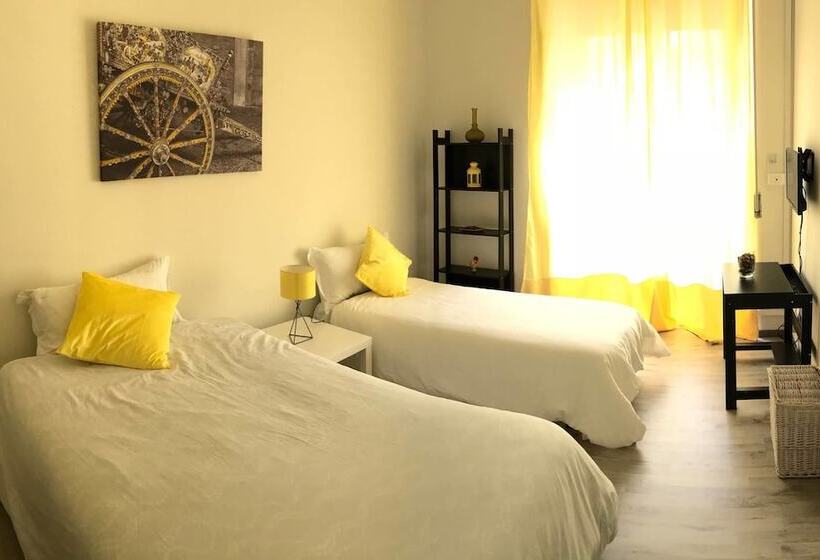 پانسیون Ficurinia Guest House