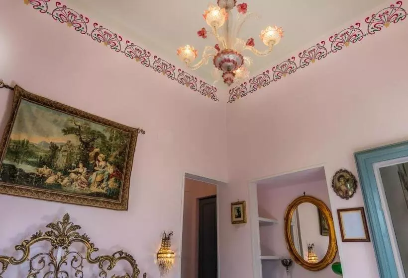 ベッドアンドブレックファースト Villa Nicolaci   Liberty Suites