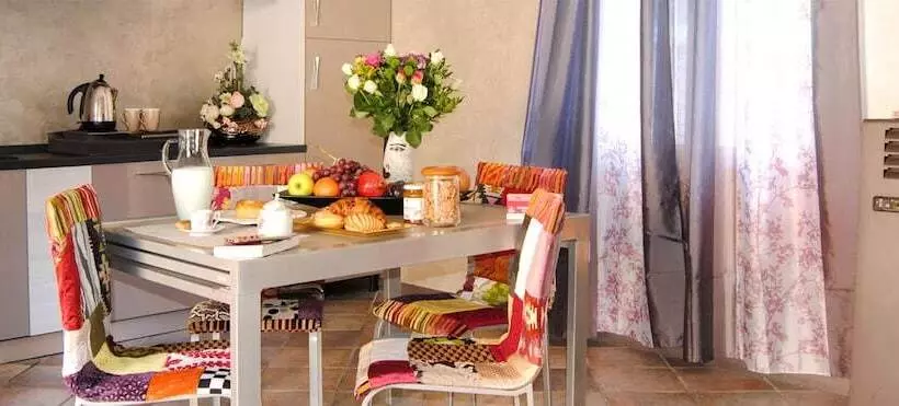 تختخواب و صبحانه Il Cortile