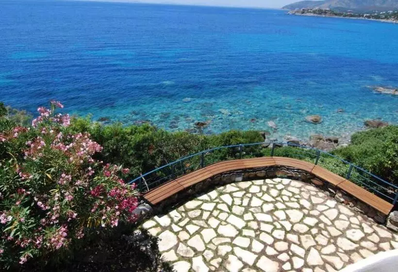 تختخواب و صبحانه Villa Stella Turchese   Iun F0243