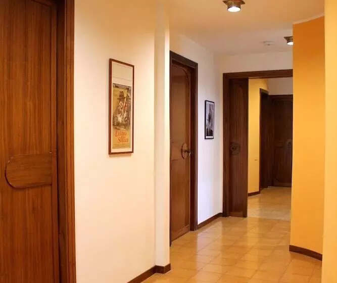 ペンション Gli Artisti Apartments & Rooms