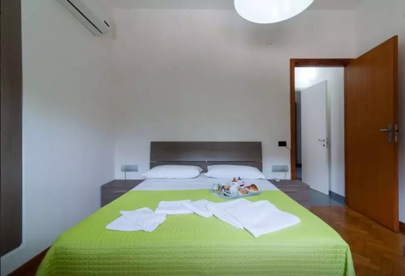 Aamiaismajoitus (B&B) Cream & Caramel Bed