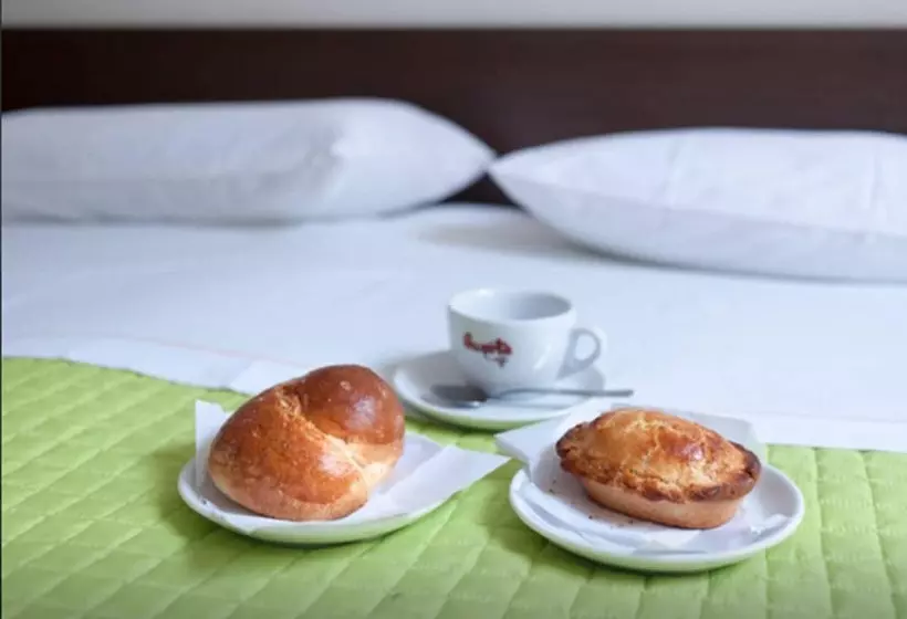 Aamiaismajoitus (B&B) Cream & Caramel Bed