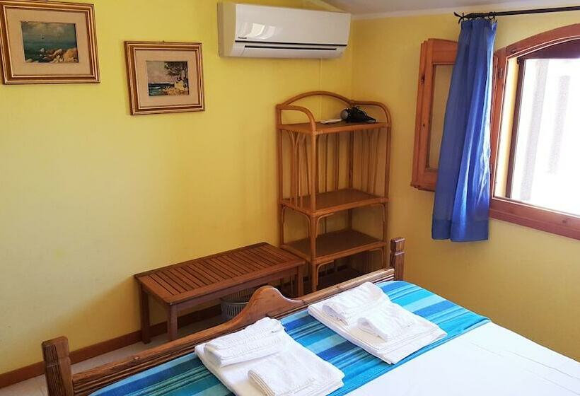 تختخواب و صبحانه La Baia Apartments